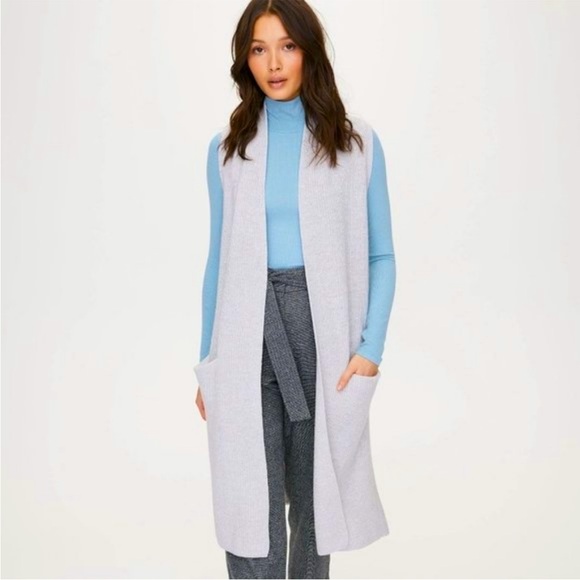 Aritzia sleeveless cardigan - Picture 1 of 3